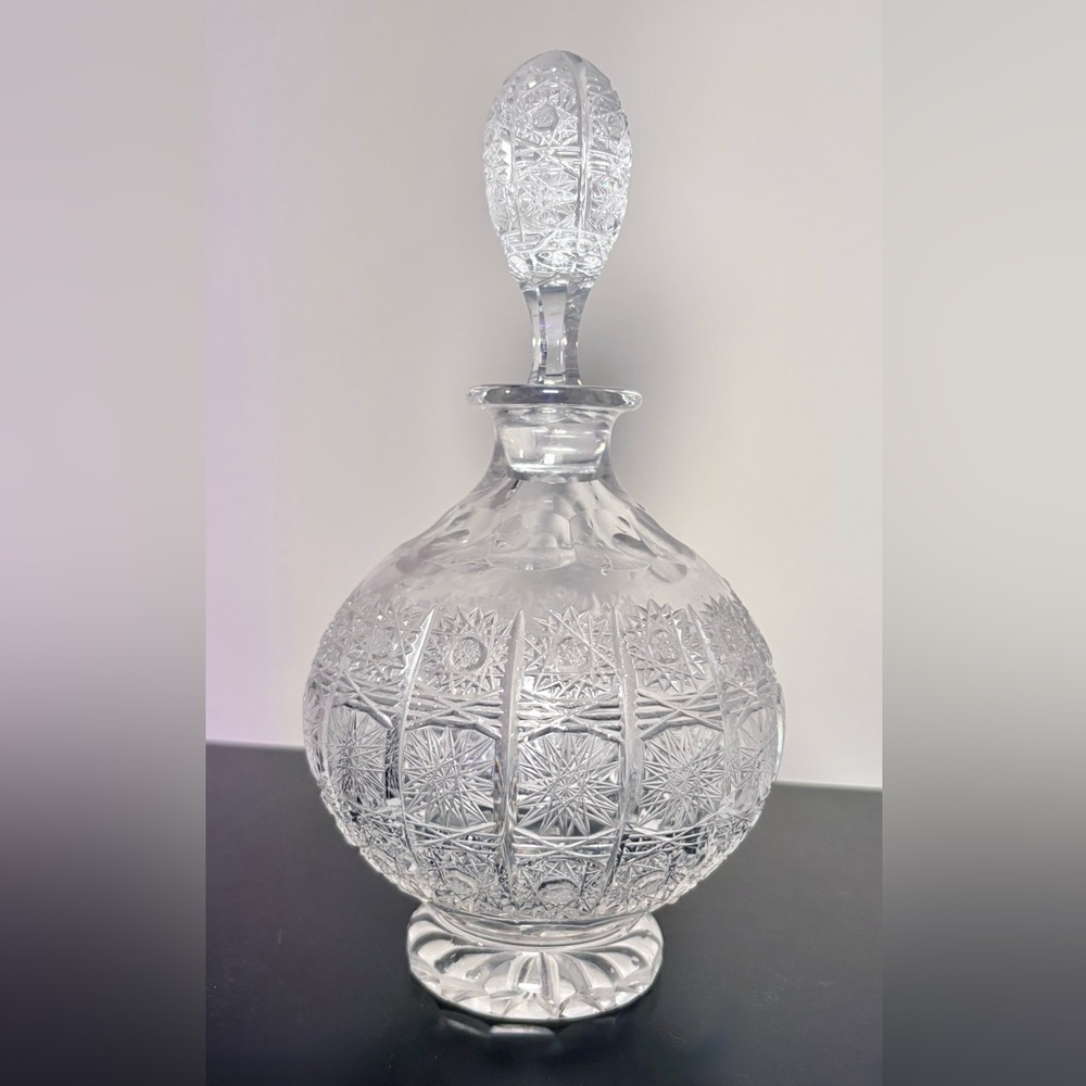Elegant Crystal Decanter